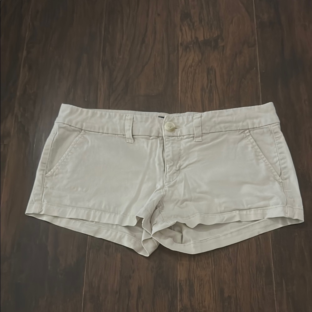 American Eagle Outfitters Women's Cream Shorts